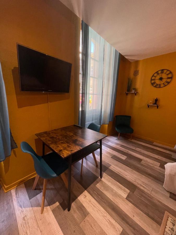 Jungle Room Romans-sur-Isère Eksteriør bilde