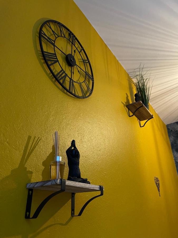 Jungle Room Romans-sur-Isère Eksteriør bilde