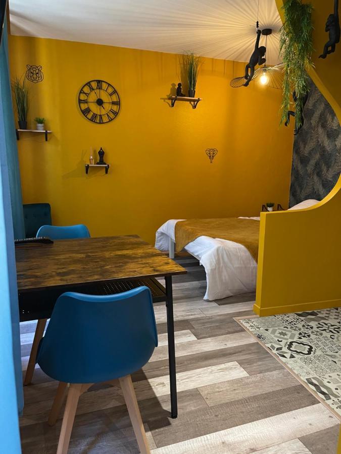 Jungle Room Romans-sur-Isère Eksteriør bilde